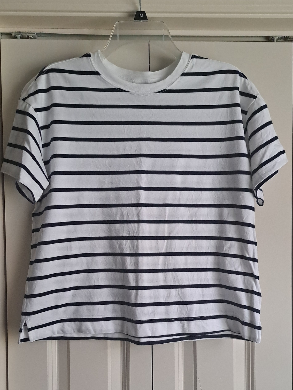 Old Navy White and Navy Striped Short Sleeve Vintage Tee